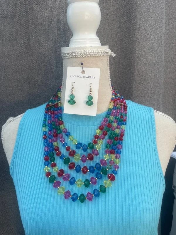 Ensemble collier et boucles d’oreille multicolore perles fantaisie